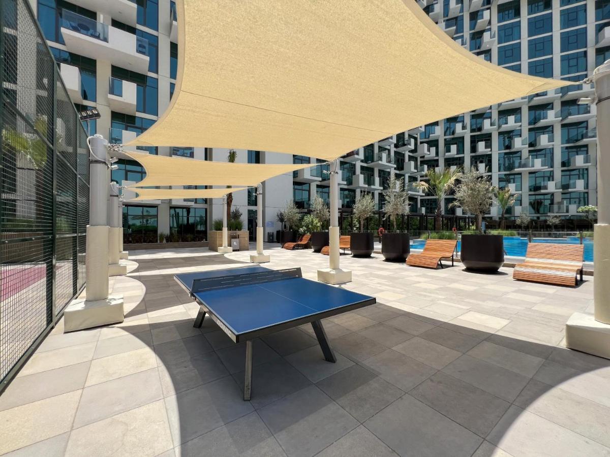Apartamento Cozy & Convenient 1Br Haven In Al Jaddaf Dubái Exterior foto