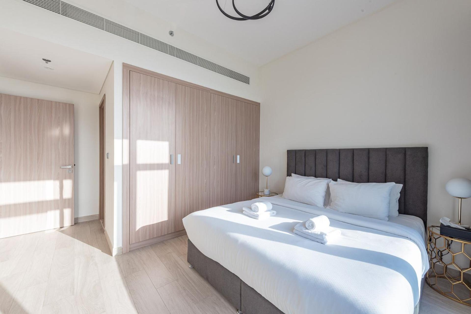 Apartamento Cozy & Convenient 1Br Haven In Al Jaddaf Dubái Exterior foto