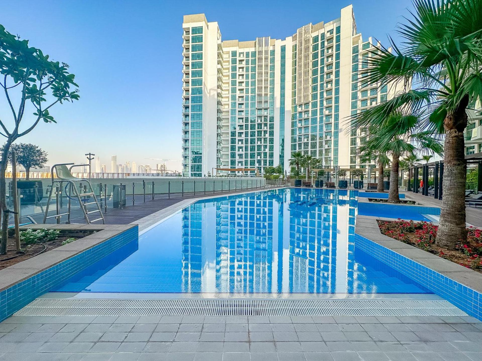 Apartamento Cozy & Convenient 1Br Haven In Al Jaddaf Dubái Exterior foto