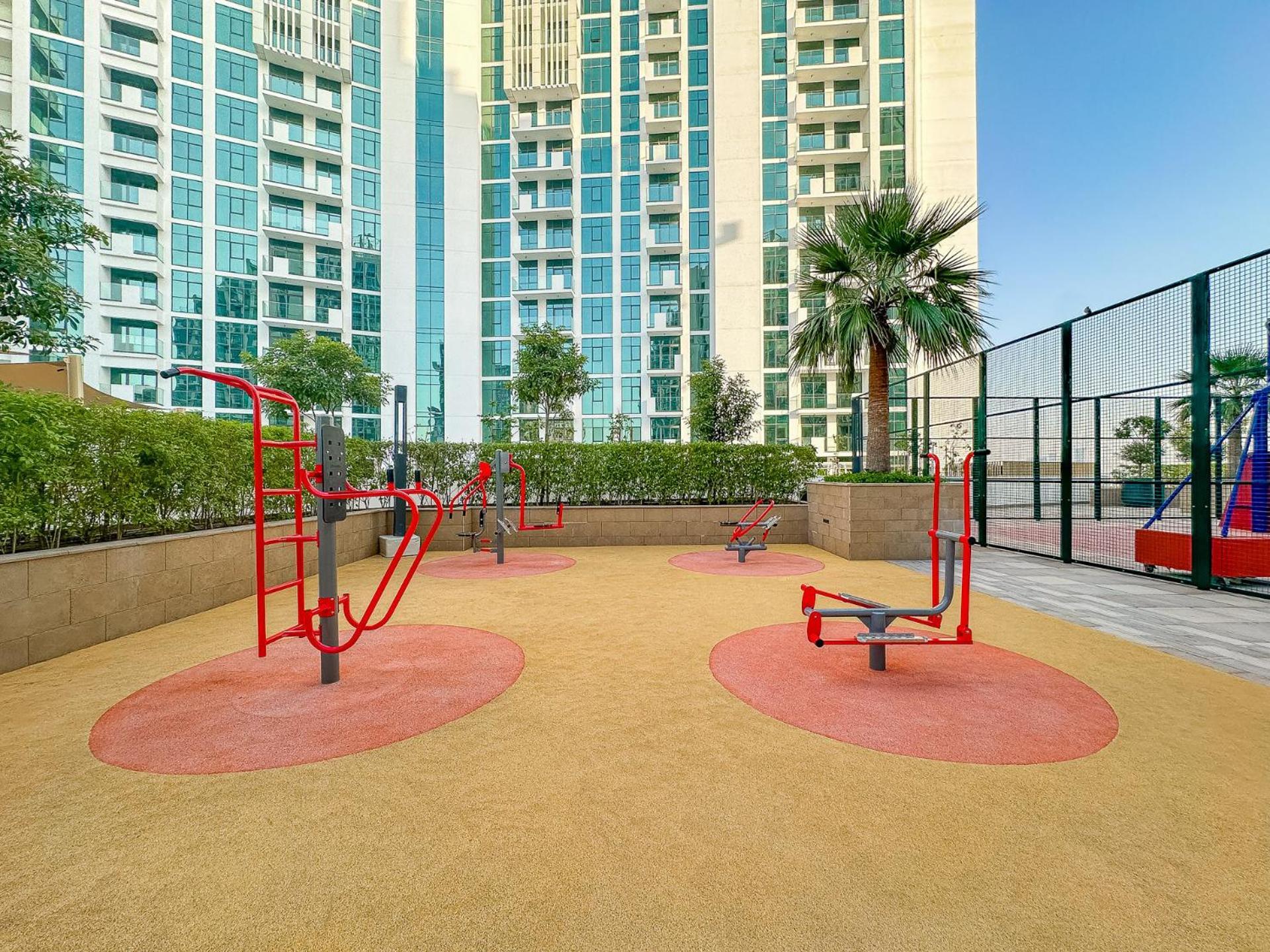 Apartamento Cozy & Convenient 1Br Haven In Al Jaddaf Dubái Exterior foto